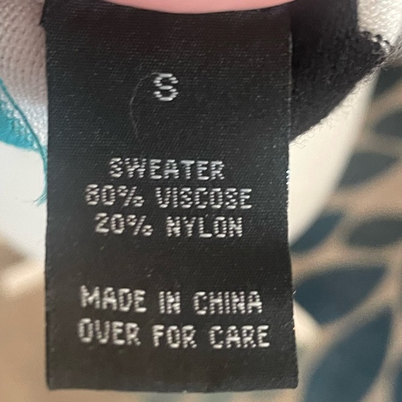 3/4 sleeve scoop neck black and white stripe with turquoise accent stripe - Picture 7 of 8